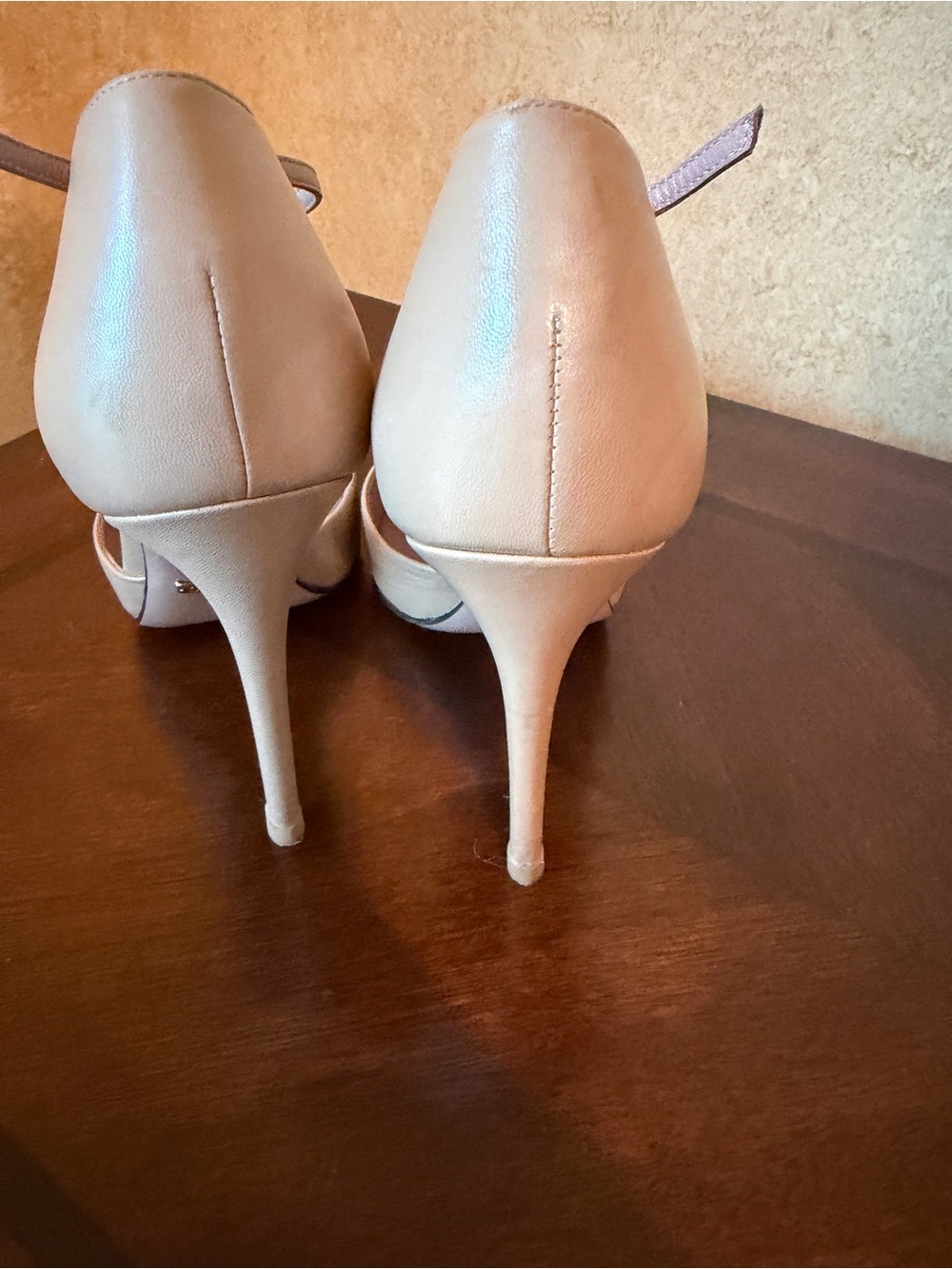 Gucci Pink T-Strap Pointed Toe Studded Pumps - Picture 3 of 7